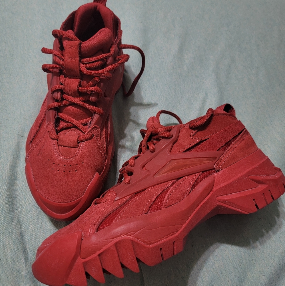 Reebok Cardi B V2 red